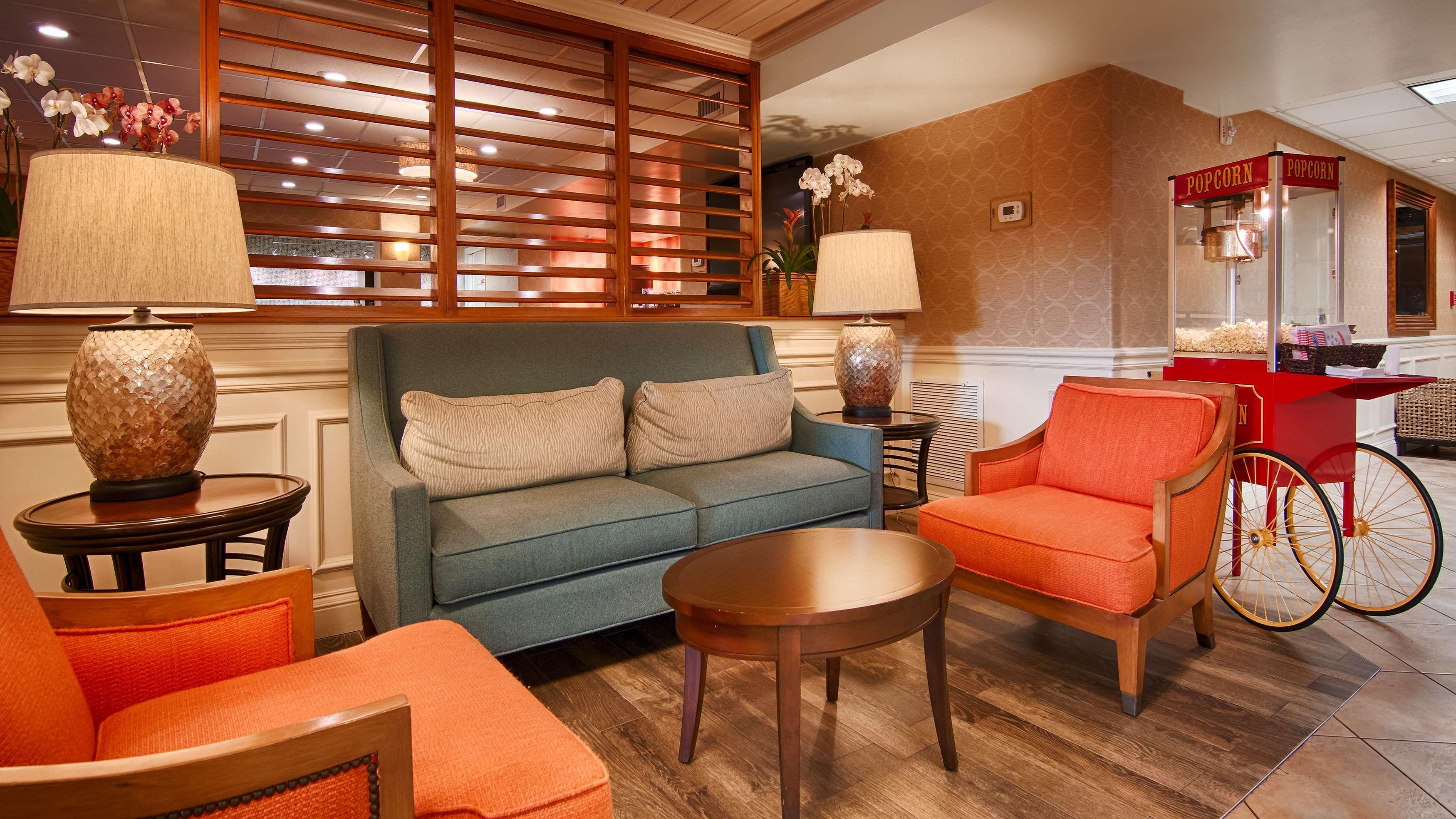 Spark By Hilton Sarasota Siesta Key Gateway Hotel Exterior photo
