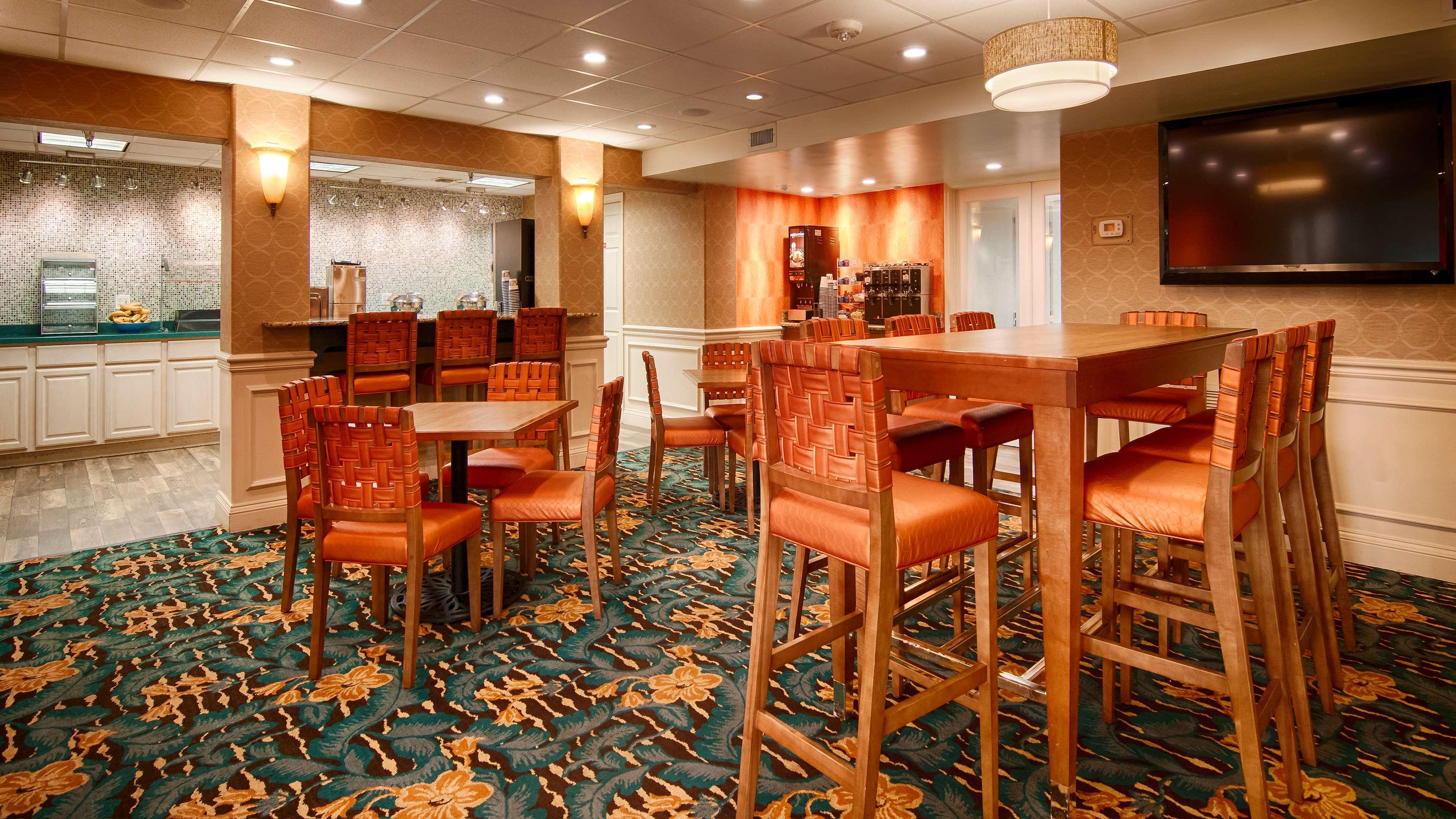 Spark By Hilton Sarasota Siesta Key Gateway Hotel Exterior photo