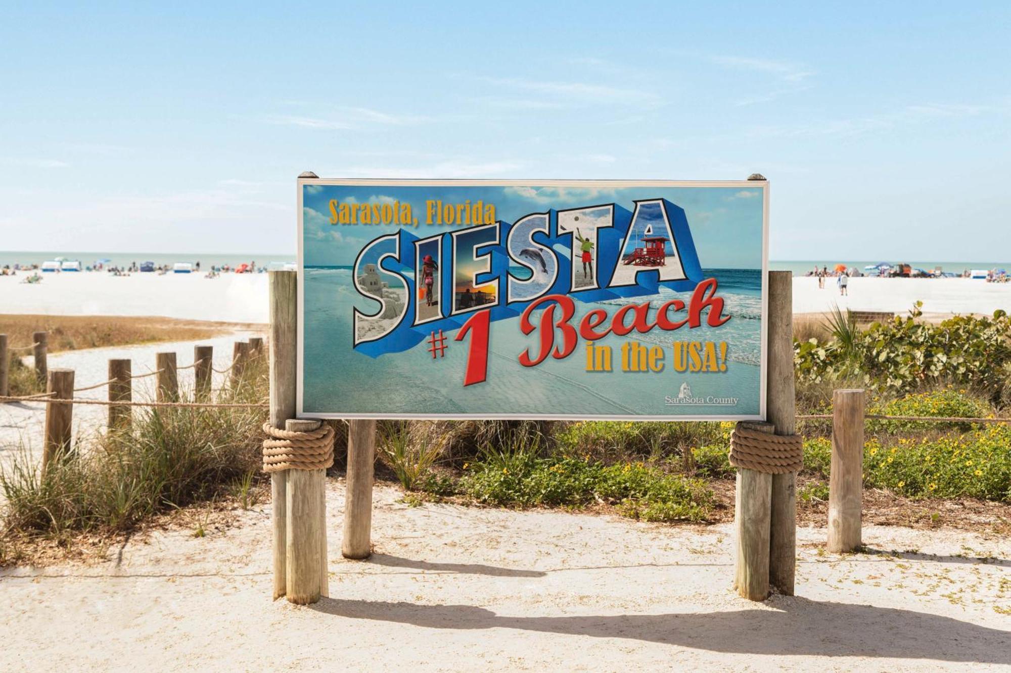 Spark By Hilton Sarasota Siesta Key Gateway Hotel Exterior photo